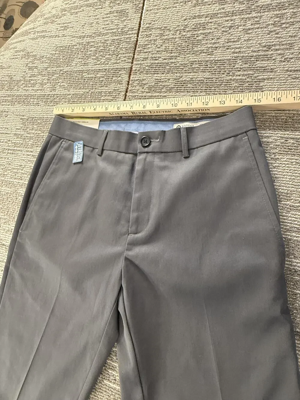 Haggar Pants Mens 30x30 Grey Straight Fit Premium No Iron Khaki Flat Front Chino